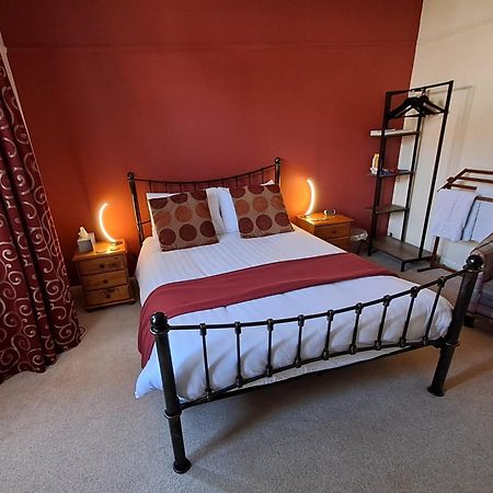 Quiet Comfortable Patcham Studio Free Parking Hallway Shared With Host Apartment Brighton Exterior foto