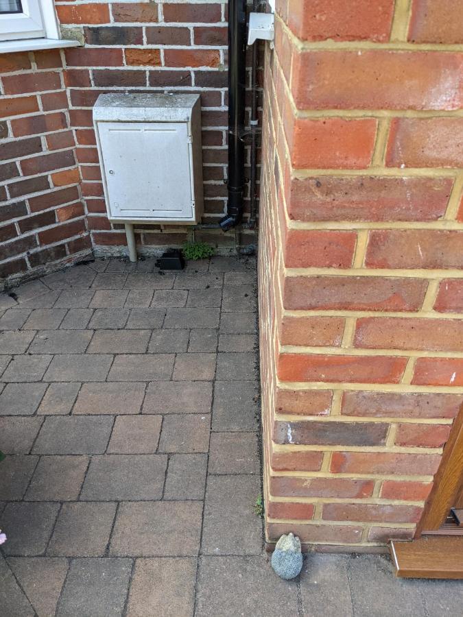 Quiet Comfortable Patcham Studio Free Parking Hallway Shared With Host Apartment Brighton Exterior foto