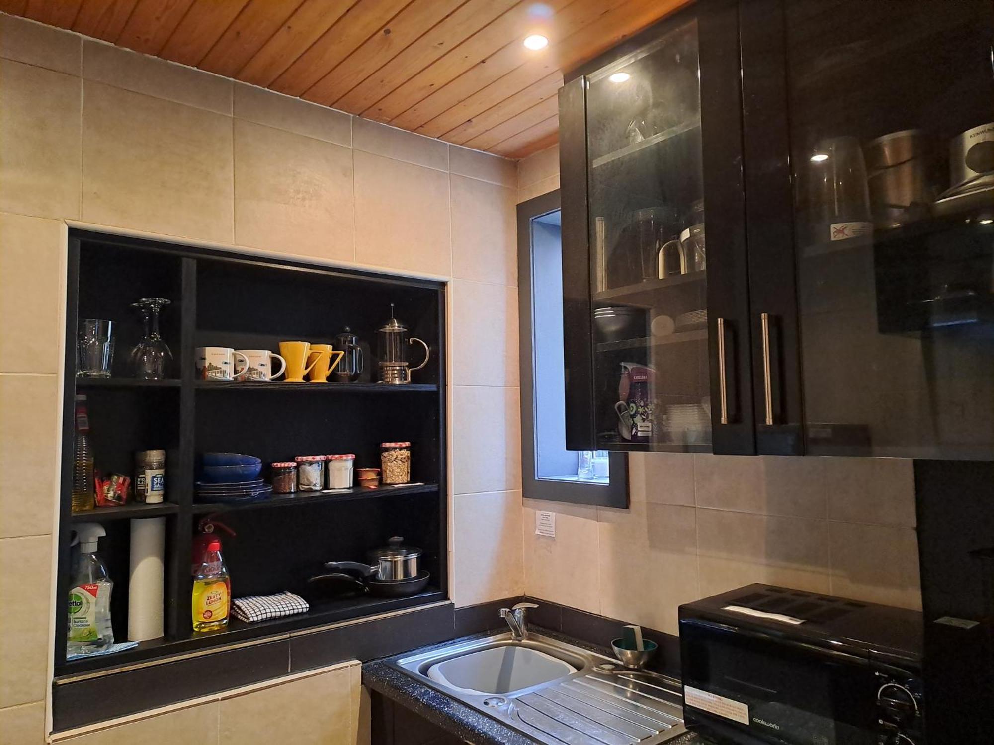 Quiet Comfortable Patcham Studio Free Parking Hallway Shared With Host Apartment Brighton Exterior foto
