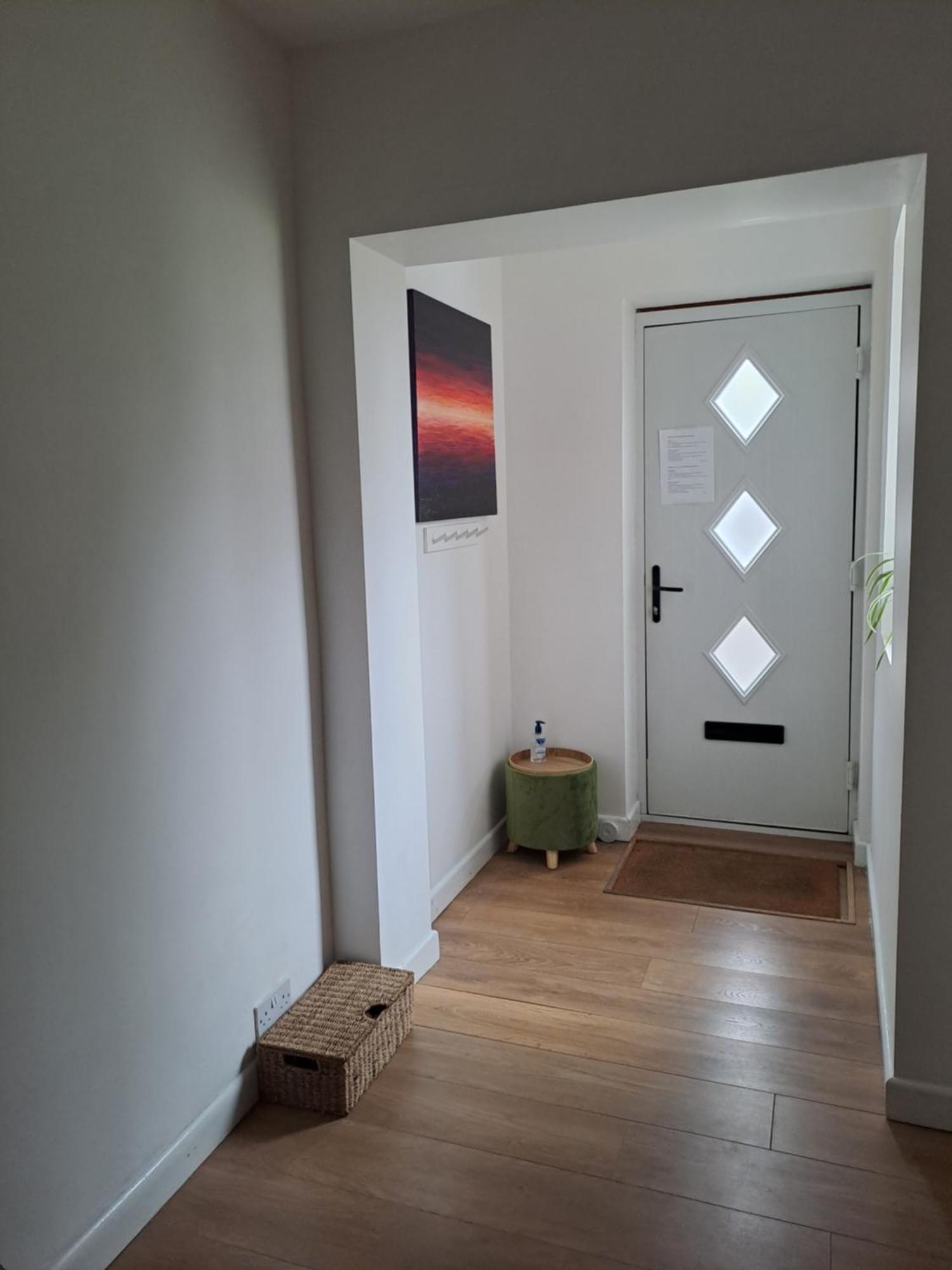 Quiet Comfortable Patcham Studio Free Parking Hallway Shared With Host Apartment Brighton Exterior foto