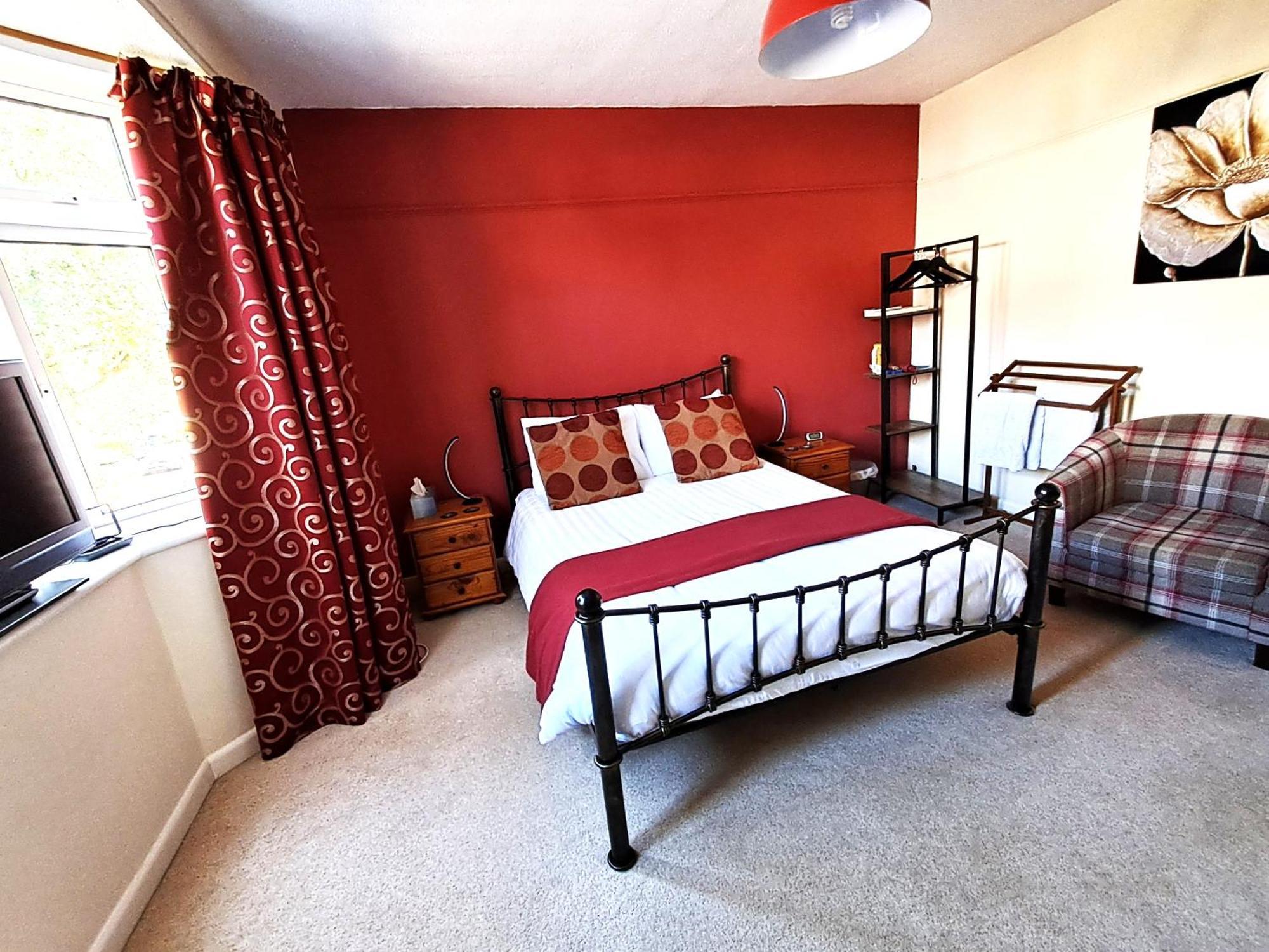 Quiet Comfortable Patcham Studio Free Parking Hallway Shared With Host Apartment Brighton Exterior foto