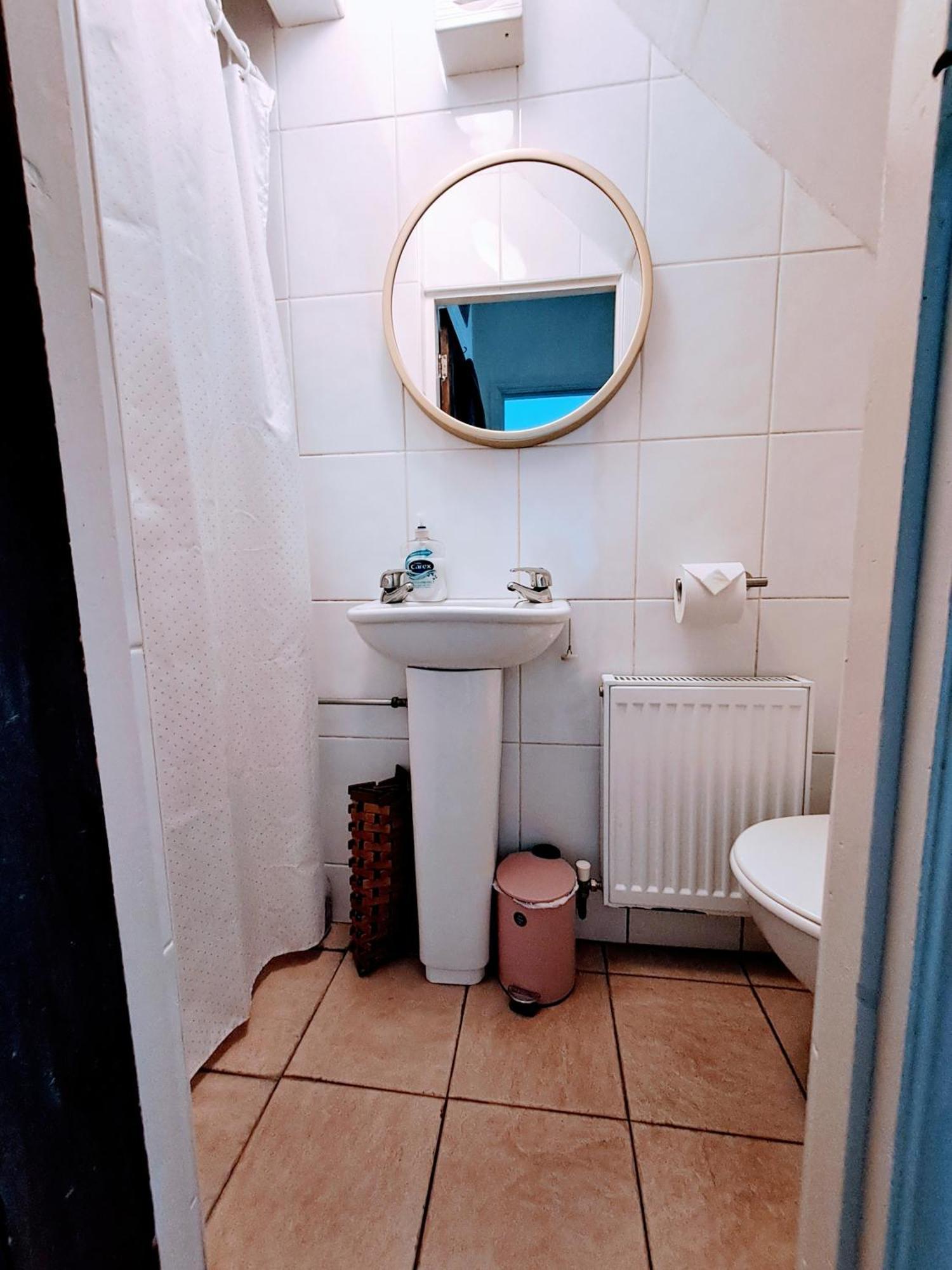 Quiet Comfortable Patcham Studio Free Parking Hallway Shared With Host Apartment Brighton Exterior foto